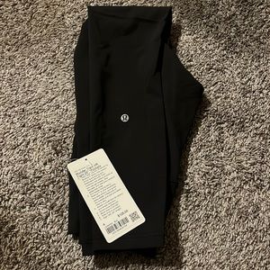 Brand new never worn Wunder Train HR Lululemon Leggings! With Tags!